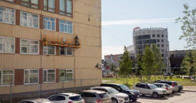 В Усинске начали ремонтировать фасад здания филиала УГТУ