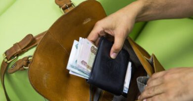 В Усинске подросток обвиняется в краже денег с банковского счёта