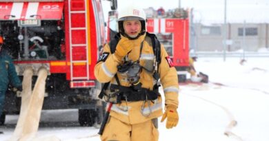 В Усинске пожарные потушили возгорание в промышленном здании