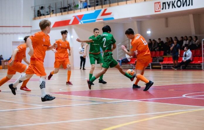 В Усинске стартует пятый сезон школьной футбольной лиги