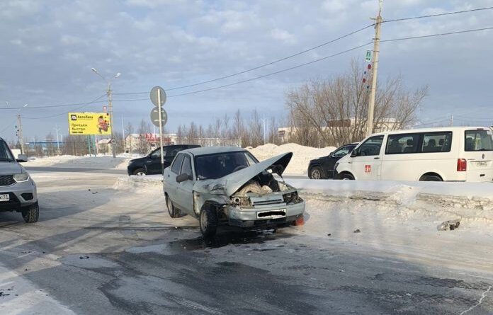 Вчера женщина-водитель спровоцировала в Усинске аварию
