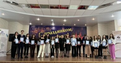 Выпускников-медалистов Усинска поздравили с окончанием школы