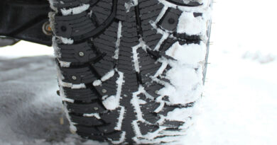 Зимние шины перестали быть обязательными для автовладельцев в РФ