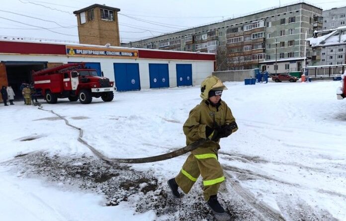 Знакомство с героической профессией «пожарный-спасатель»